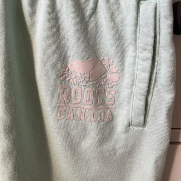 Women’s roots capris. Size medium - Picture 6 of 6